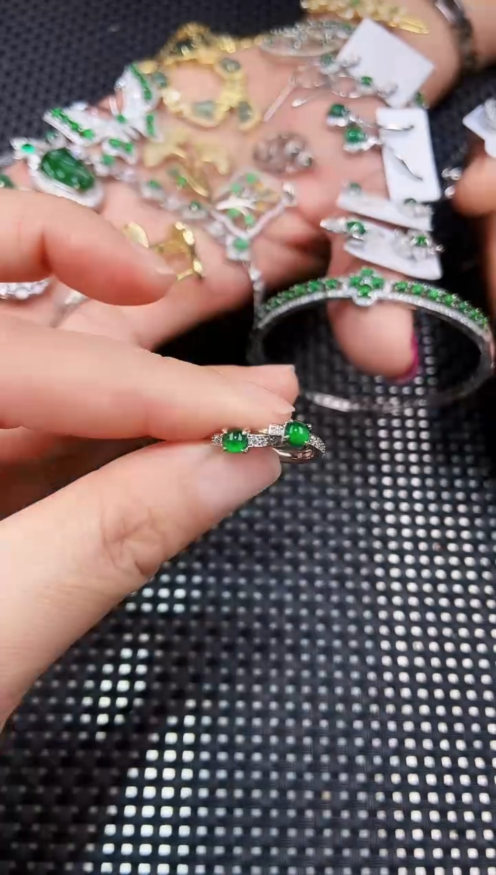 【闪购商品】翡翠耳饰未镶嵌11111111