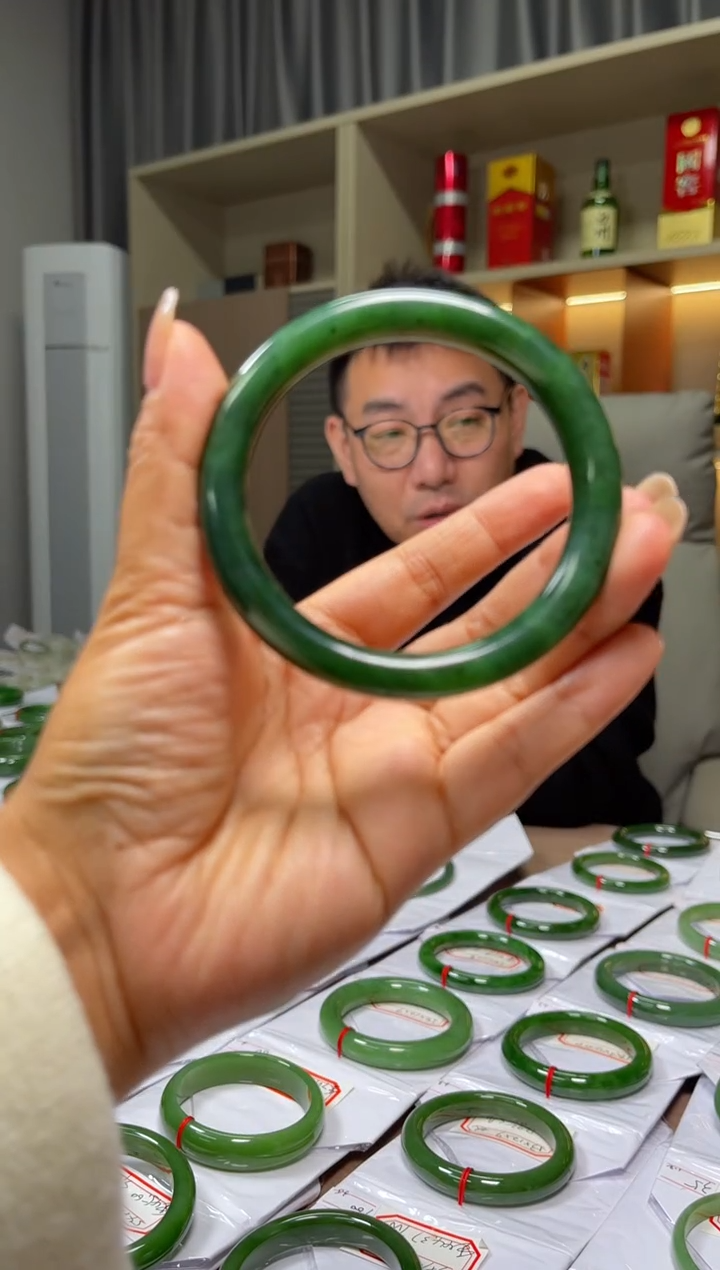 颈饰未镶嵌和田玉新****吃福利手镯07