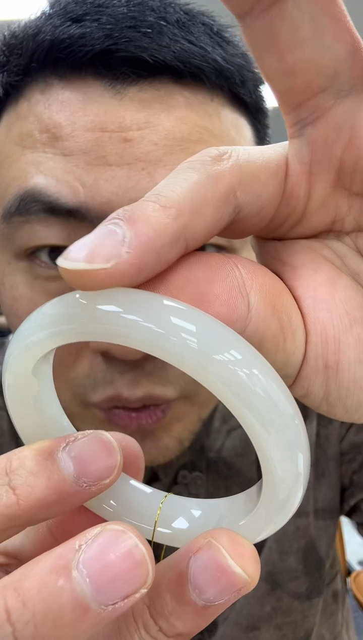 【闪购商品】和田玉手镯未镶嵌56  193