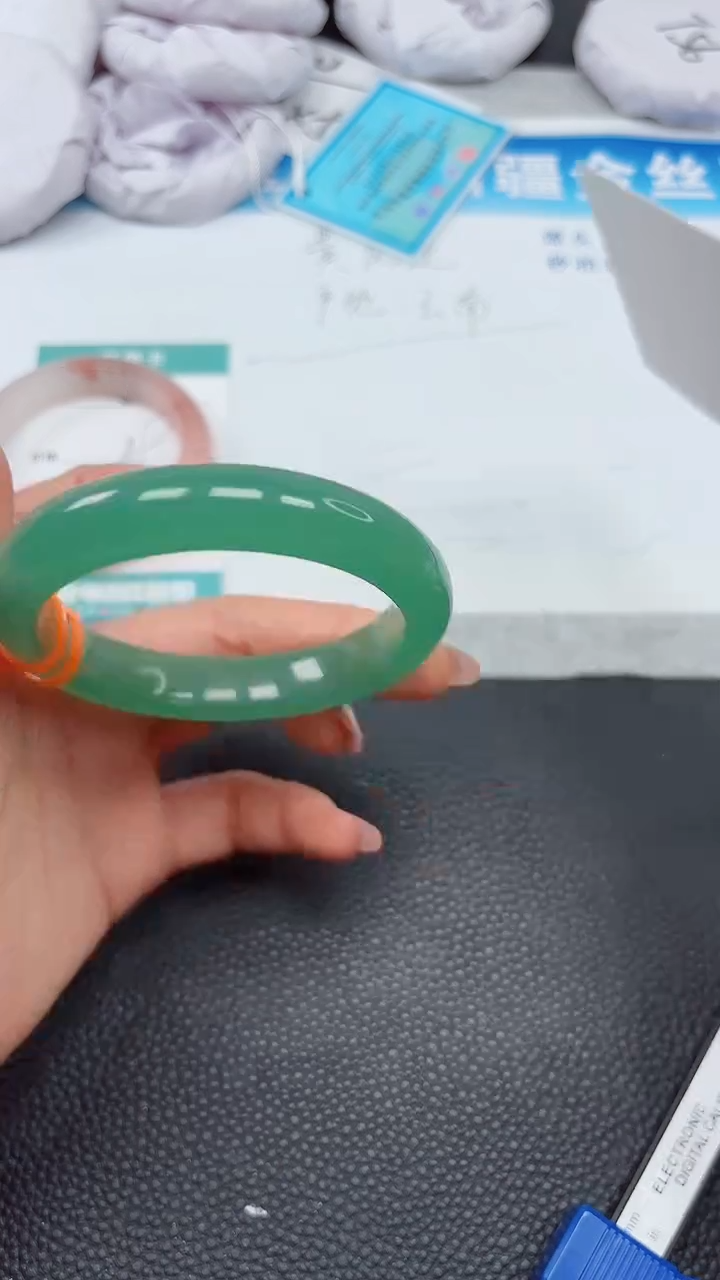 【闪购商品】石英质玉手镯未镶嵌559