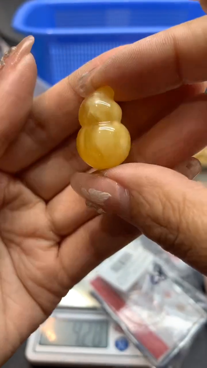 未镶嵌琥珀珠宝奇石4