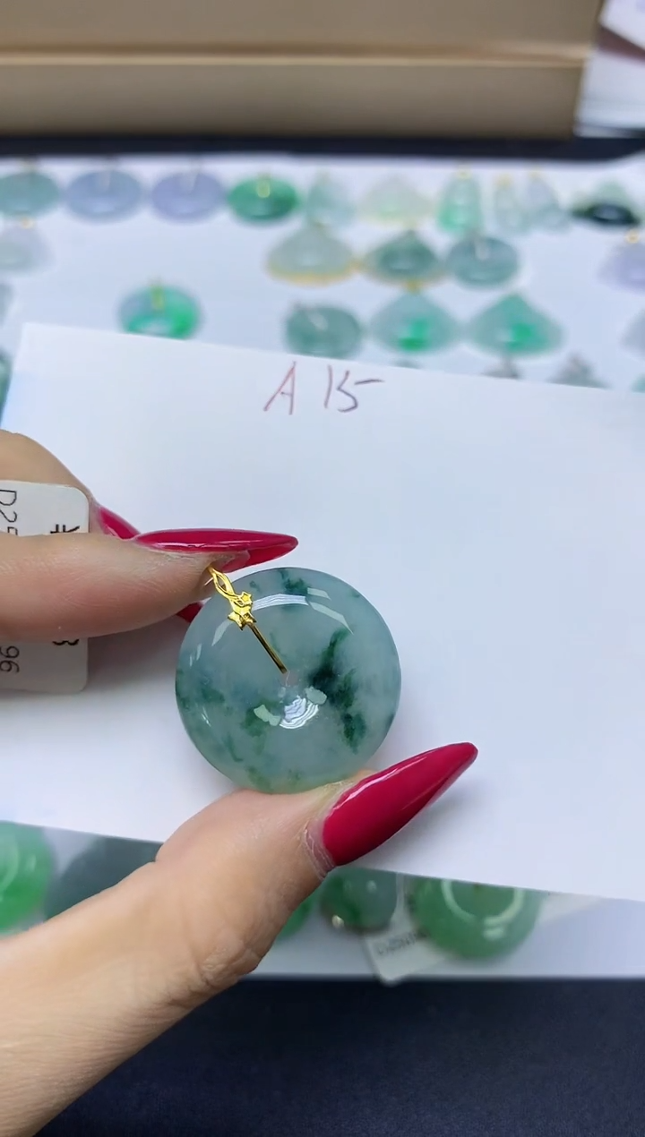 颈饰18K金镶嵌翡翠天然缅甸A货翡翠百元以上9元证书费自理