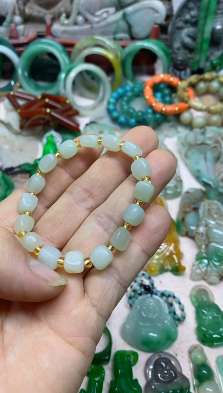 【闪购商品】10直播间的实时画面