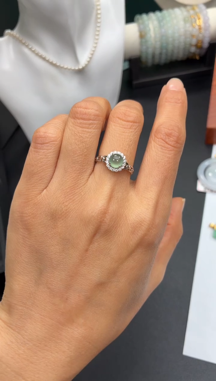 颈饰18K金镶嵌翡翠天然翡翠A货