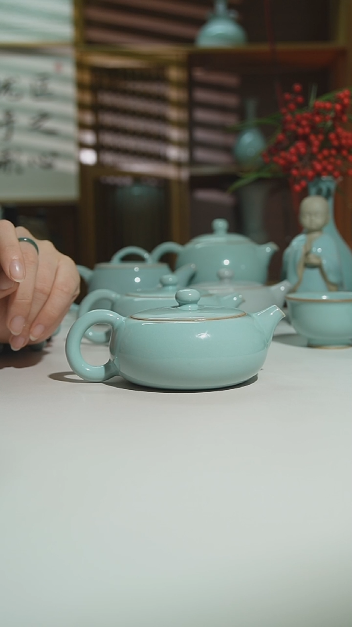 天青运圈西施壶扁二级