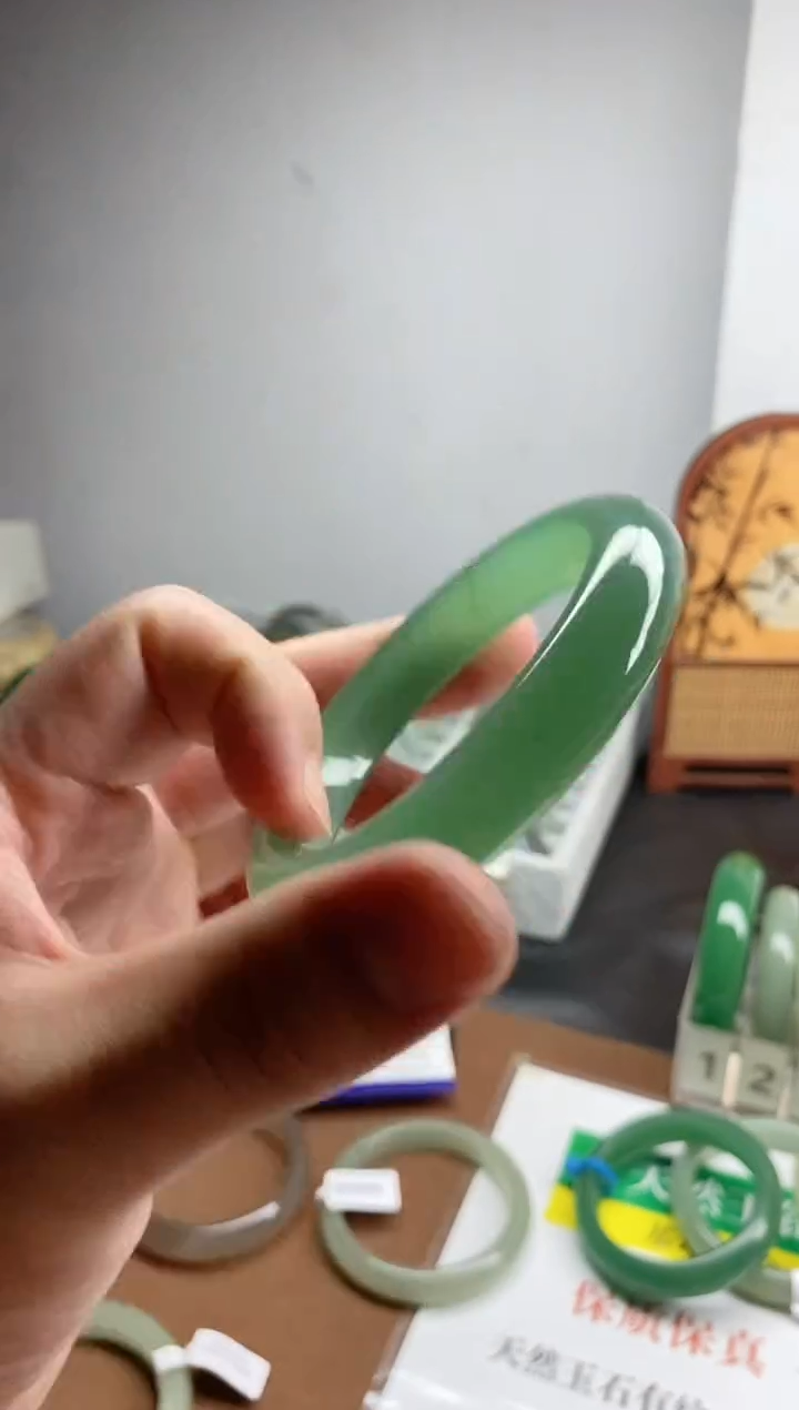 未镶嵌手镯石英质玉10-62.8