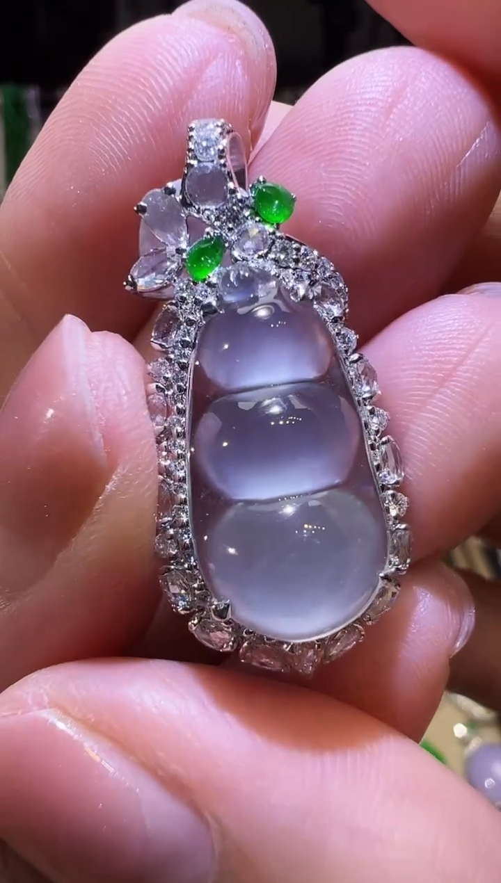 翡翠18K金镶嵌吊坠(不含链)福豆