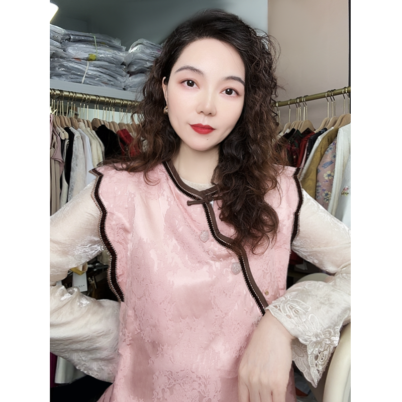 新中式加棉款马甲2025年新款秋冬气质提花马夹女设计感花边袖马甲