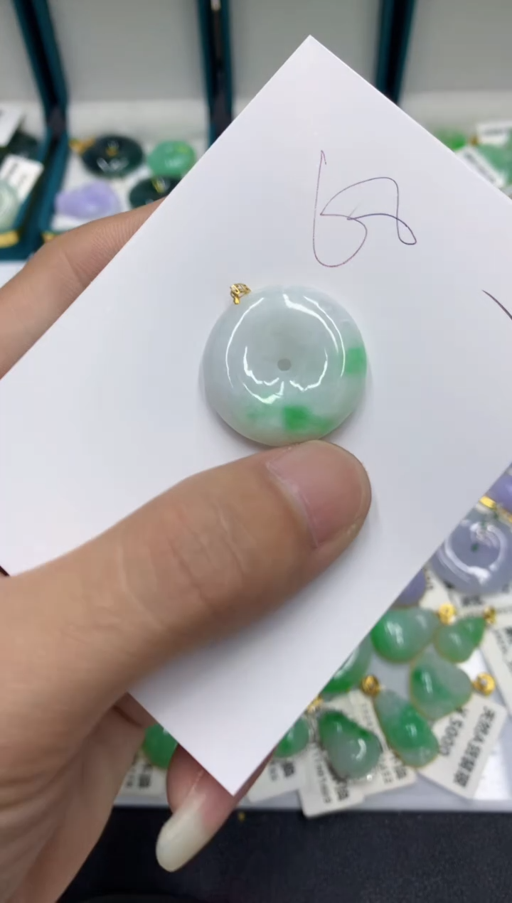 【闪购商品】翡翠颈饰18K金镶嵌翡翠