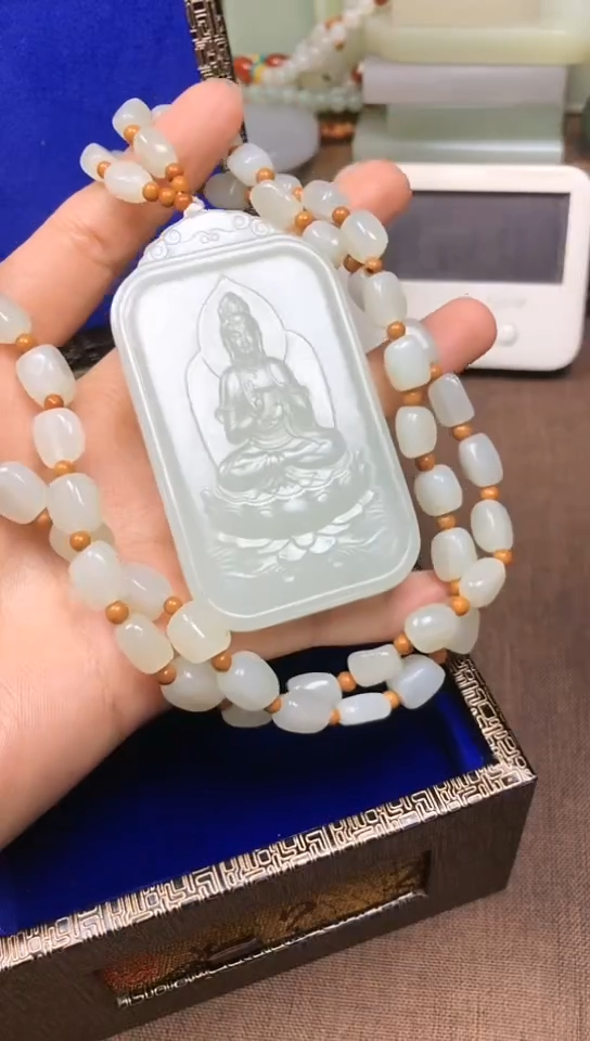 颈饰未镶嵌和田玉云*白云小白