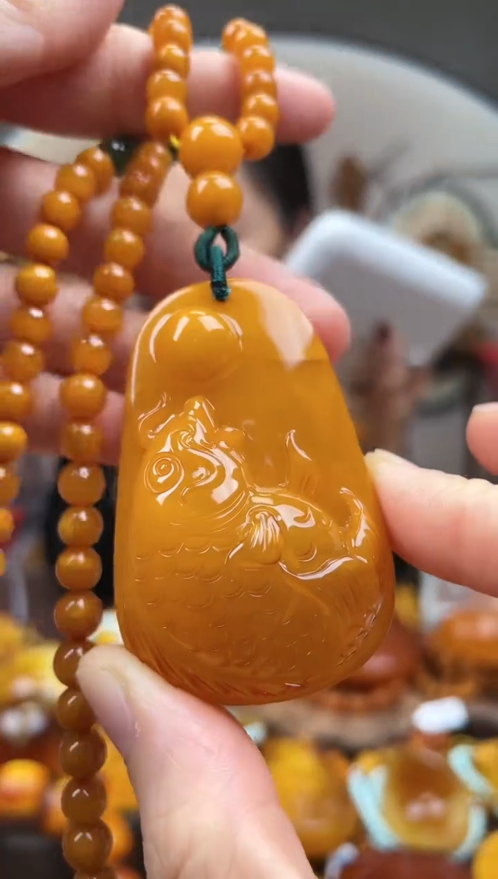 【闪购商品】琥珀裸石未镶嵌首饰 假1赔4 （多样性发货1件