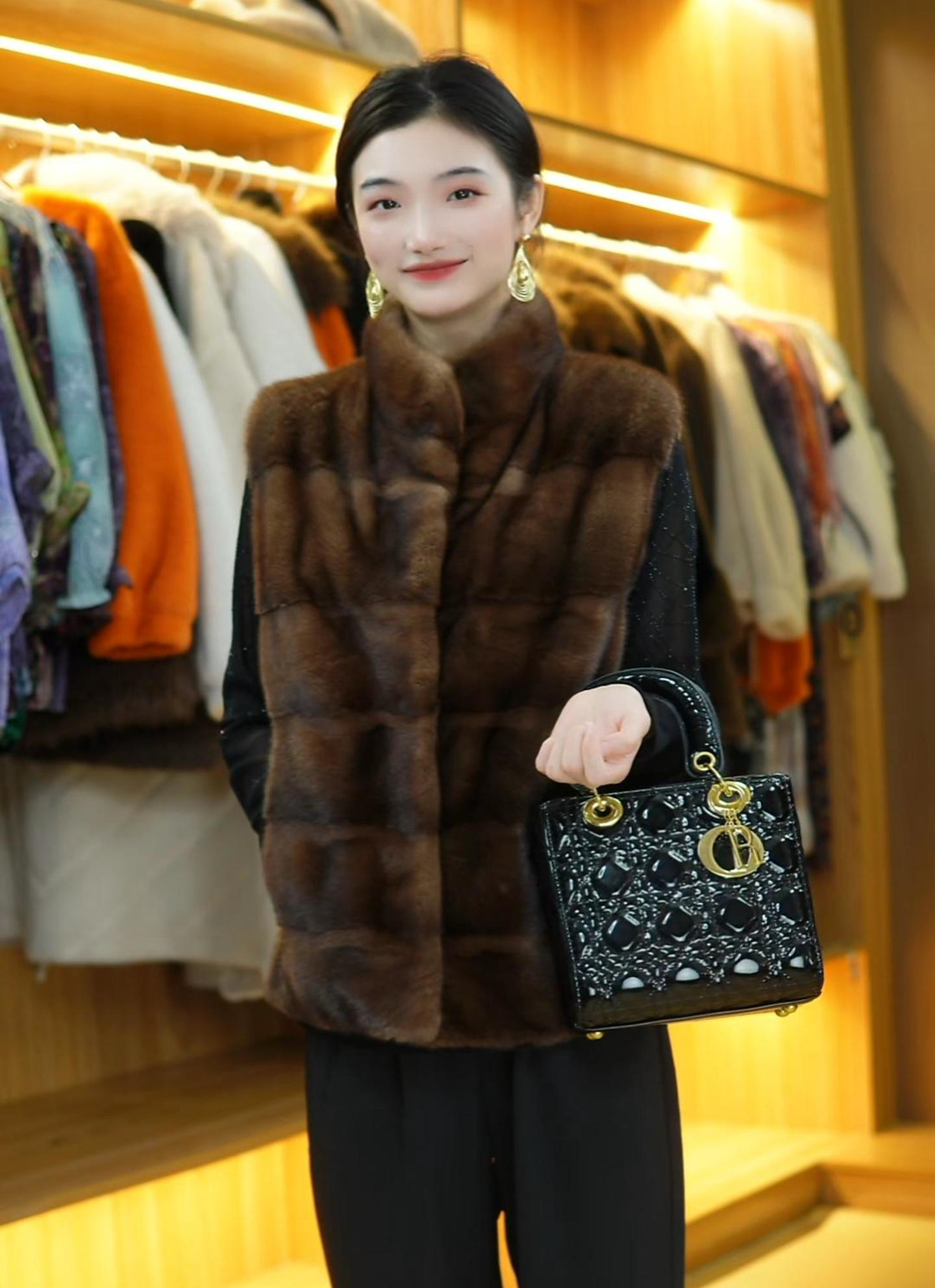 《海宁精品》新款雪兰貂时髦保暖马甲