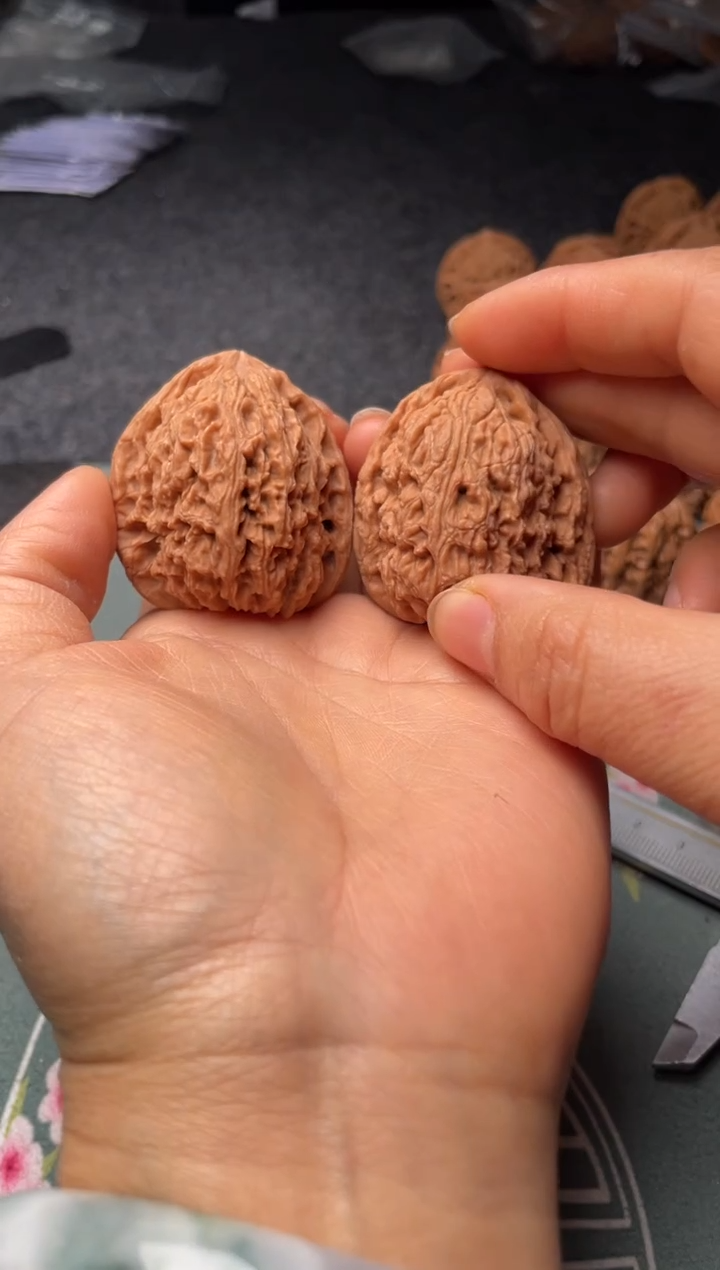 把件文玩核桃w158  南疆石40尺