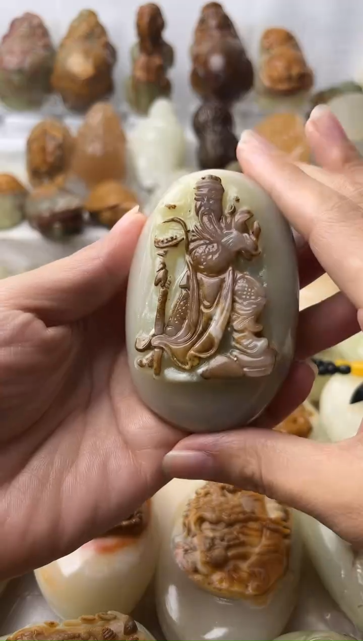 石材方解石手把摆件不退换关公