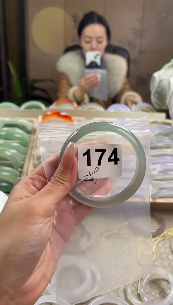 手镯玛瑙/玉髓未镶嵌174