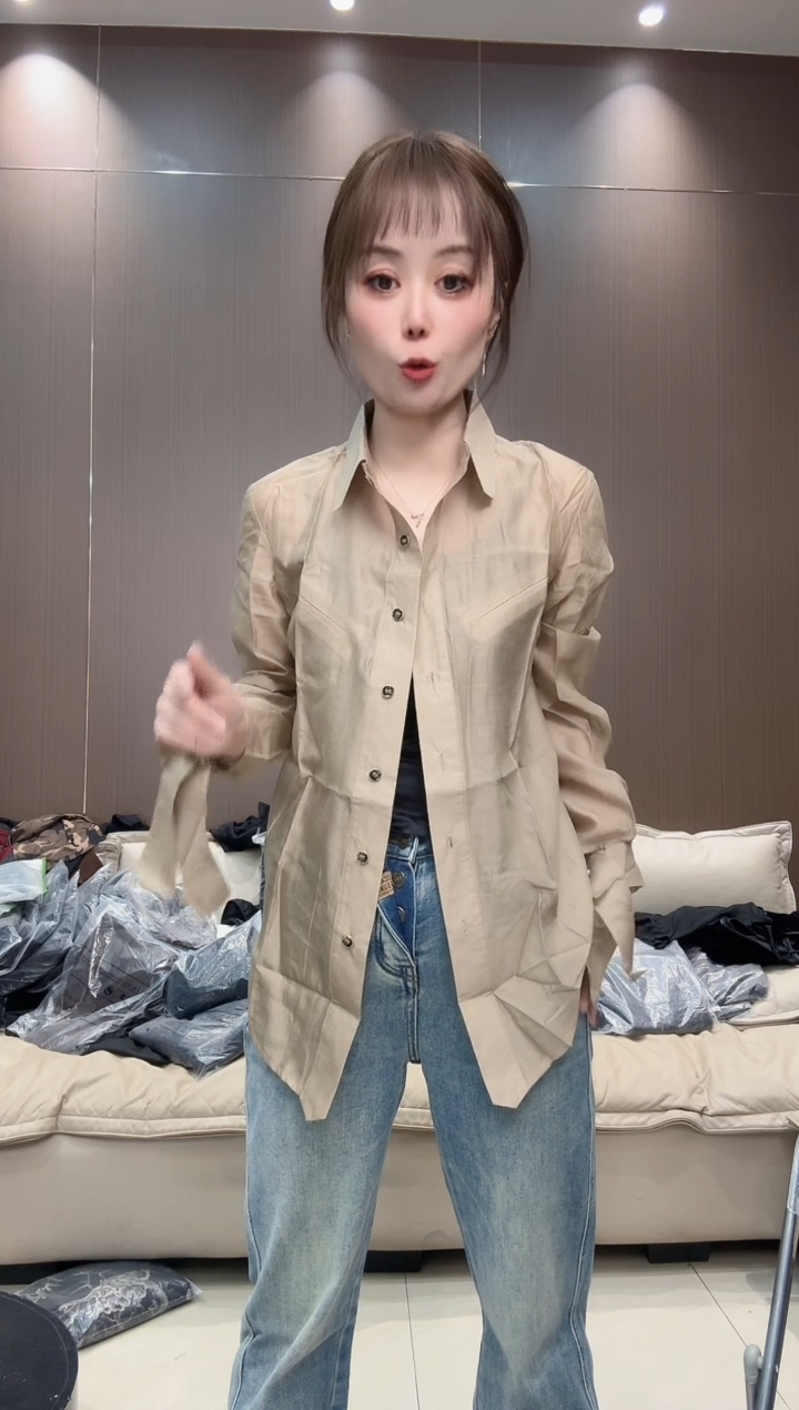 金色小衫M码大漂亮