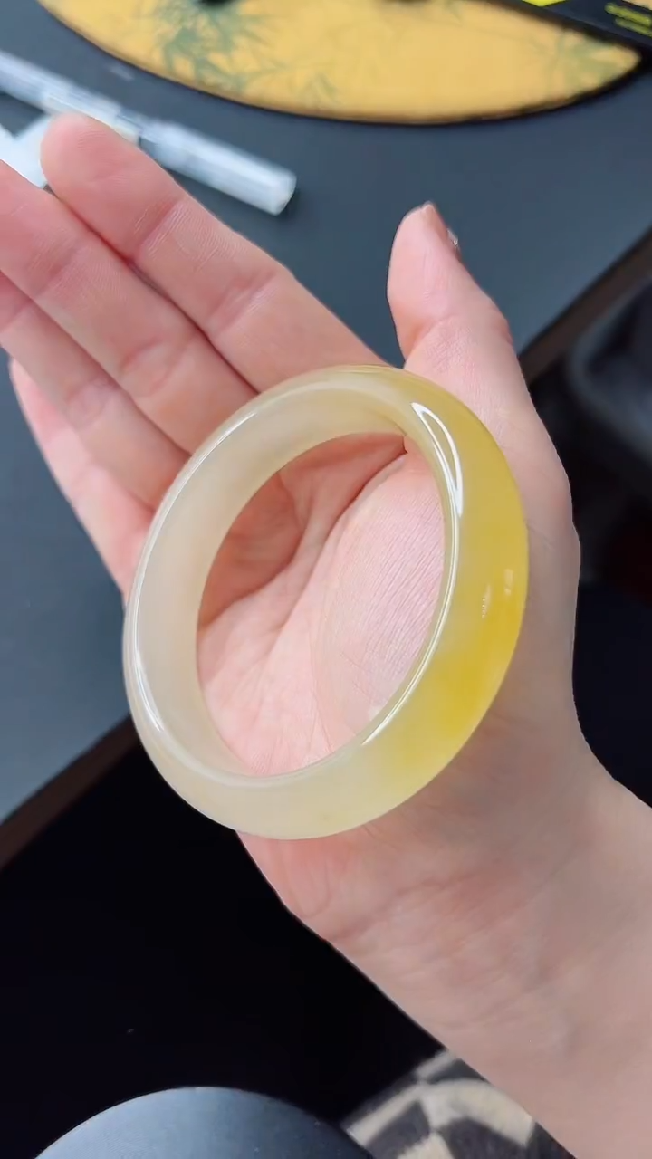 【闪购商品】石英质玉手镯未镶嵌261-61