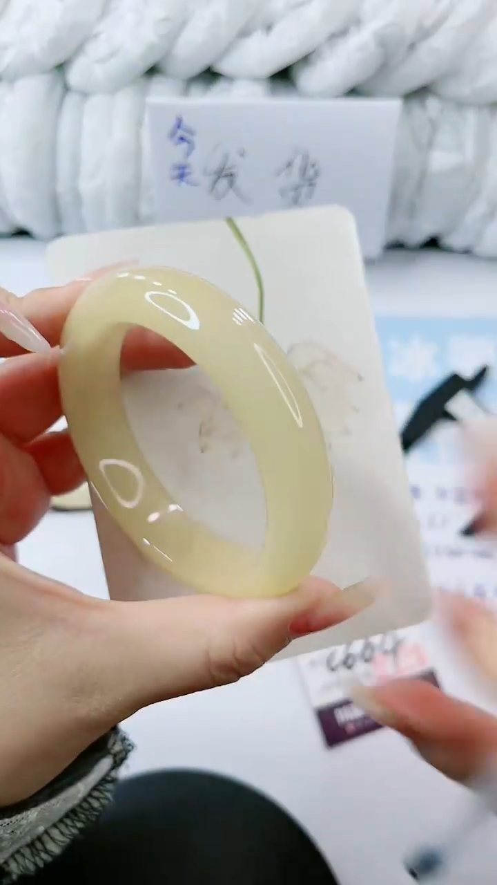 【闪购商品】石英质玉手镯未镶嵌多样性发货C664