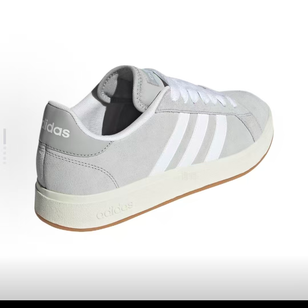 【瑕疵慎拍】阿迪达斯三叶草女休闲板鞋 IH6185-37(非原盒；B品)