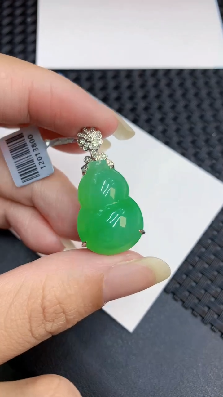 【闪购商品】翡翠颈饰18K金镶嵌           8