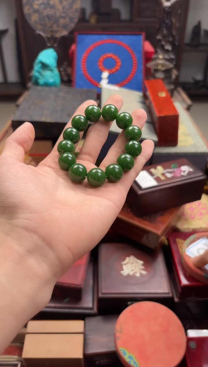 和田玉未镶嵌颈饰——————瓷———————