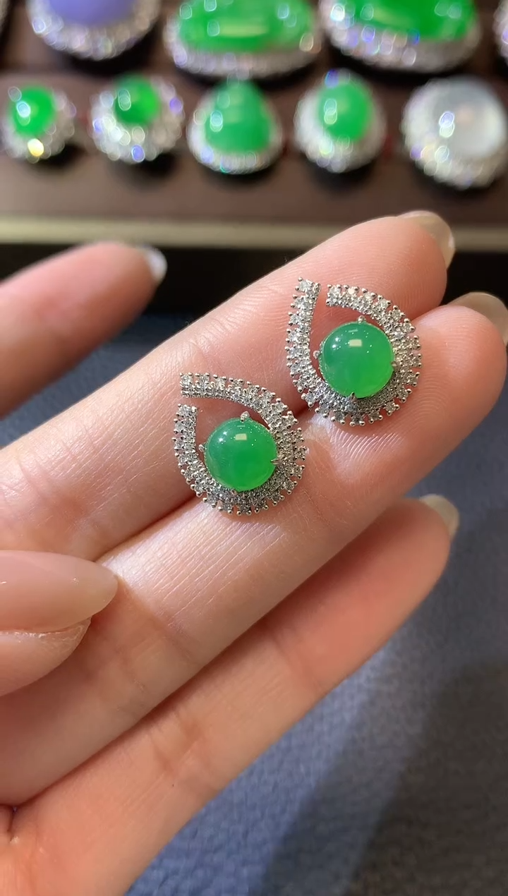 【闪购商品】翡翠耳饰18K金镶嵌C4翡翠