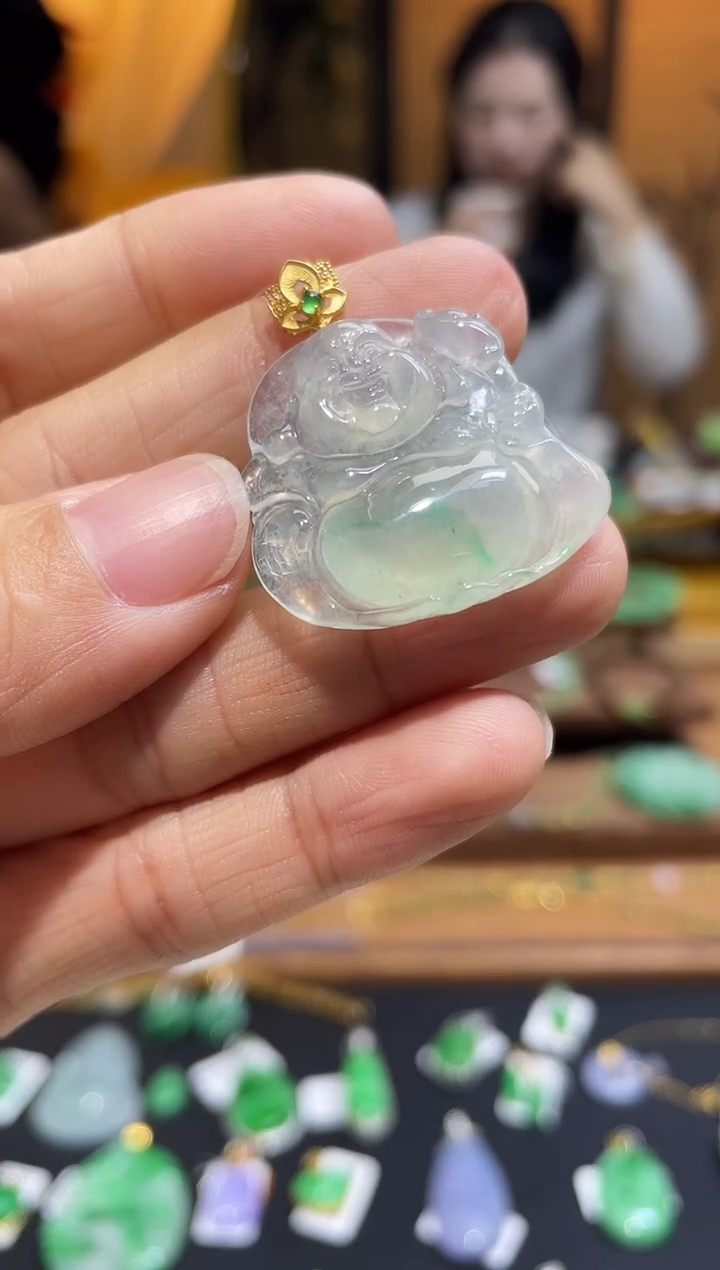 颈饰18K金镶嵌翡翠18K金镶嵌