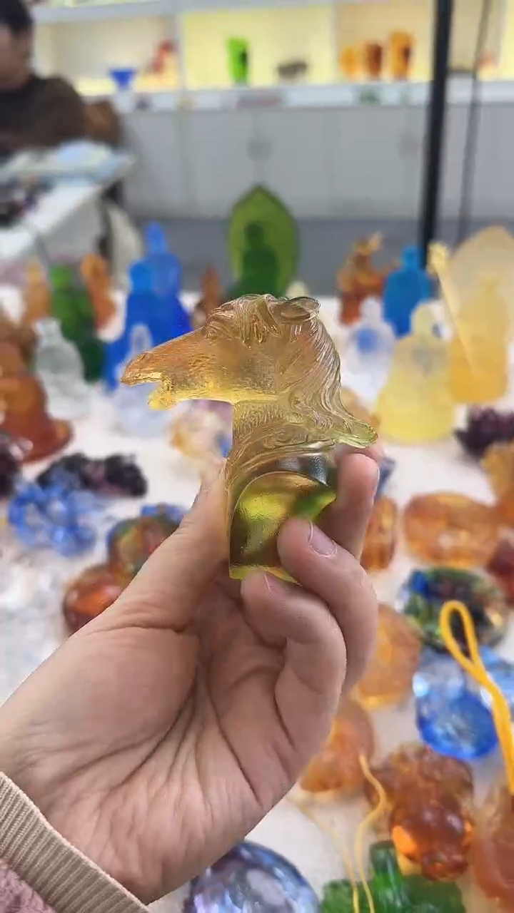 手工艺品琉璃马首