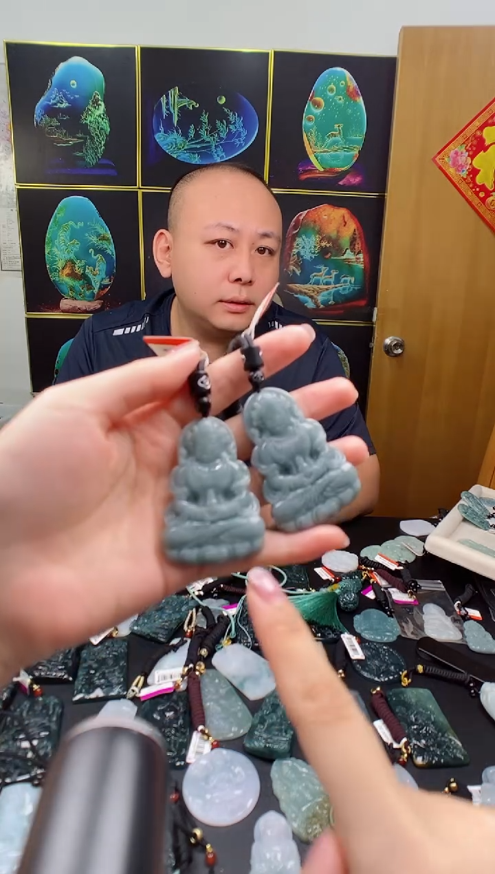 翡翠未镶嵌颈饰多样性发其一