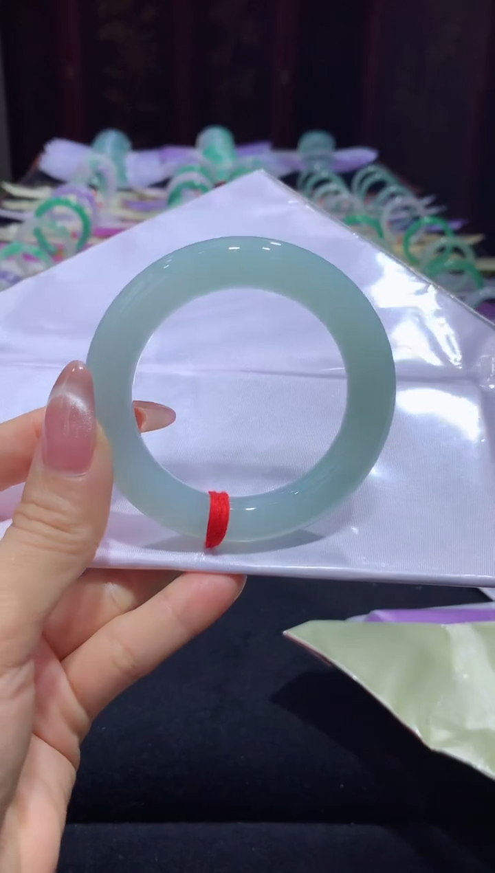 【闪购商品】翡翠手镯未镶嵌晴蓝胖圆53圈