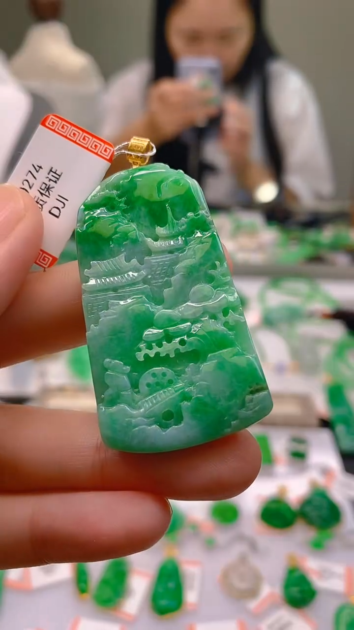 翡翠18K金镶嵌颈饰24小时鉴赏期 超时不退不换