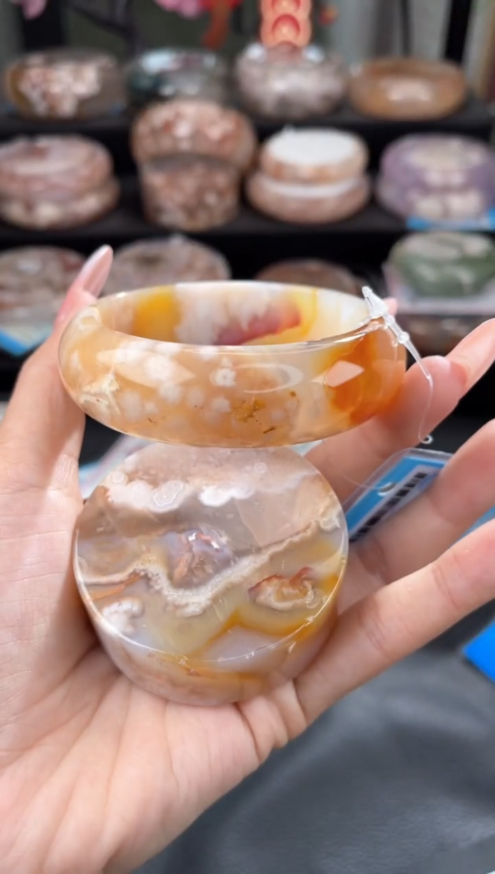 【闪购商品】石英质玉手镯未镶嵌57