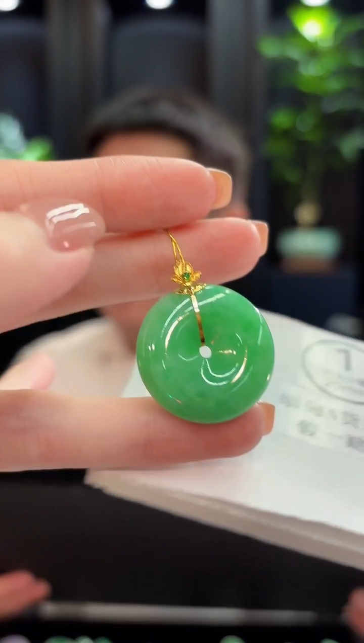 吊坠(不含链)18K金镶嵌翡翠缅甸A货/多样性发货/一件