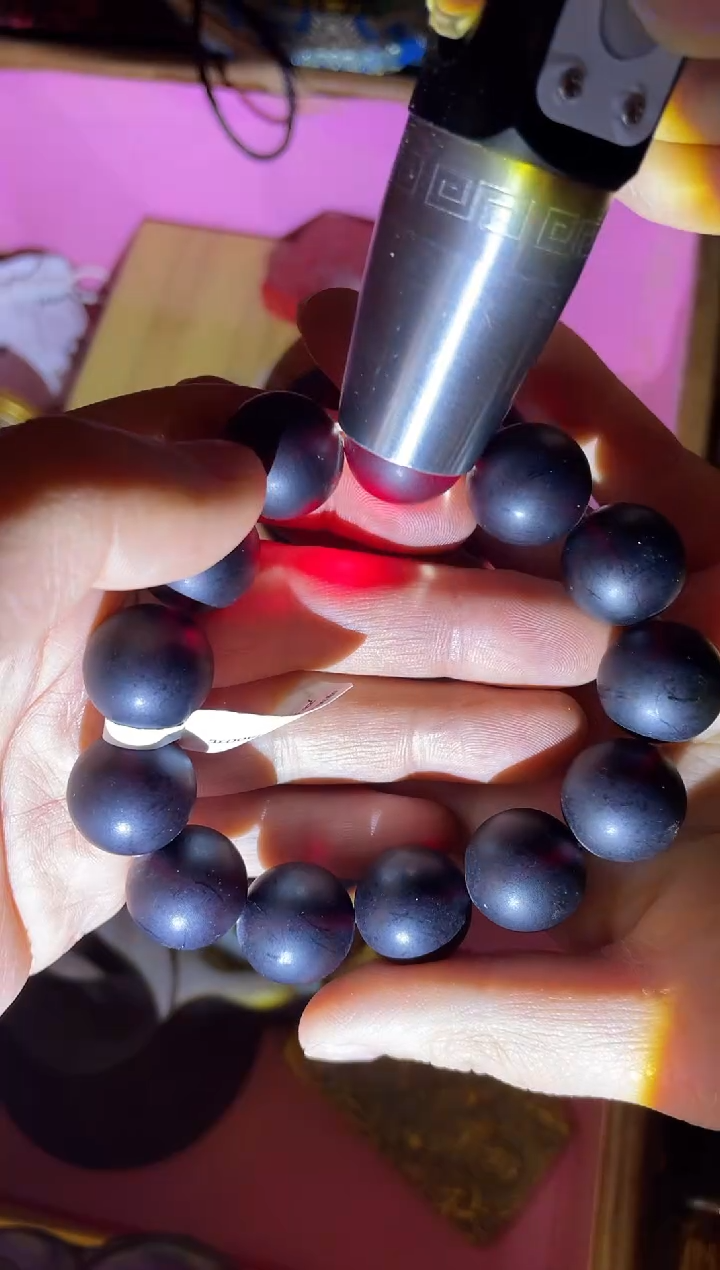 【闪购商品】琥珀颈饰未镶嵌黑破