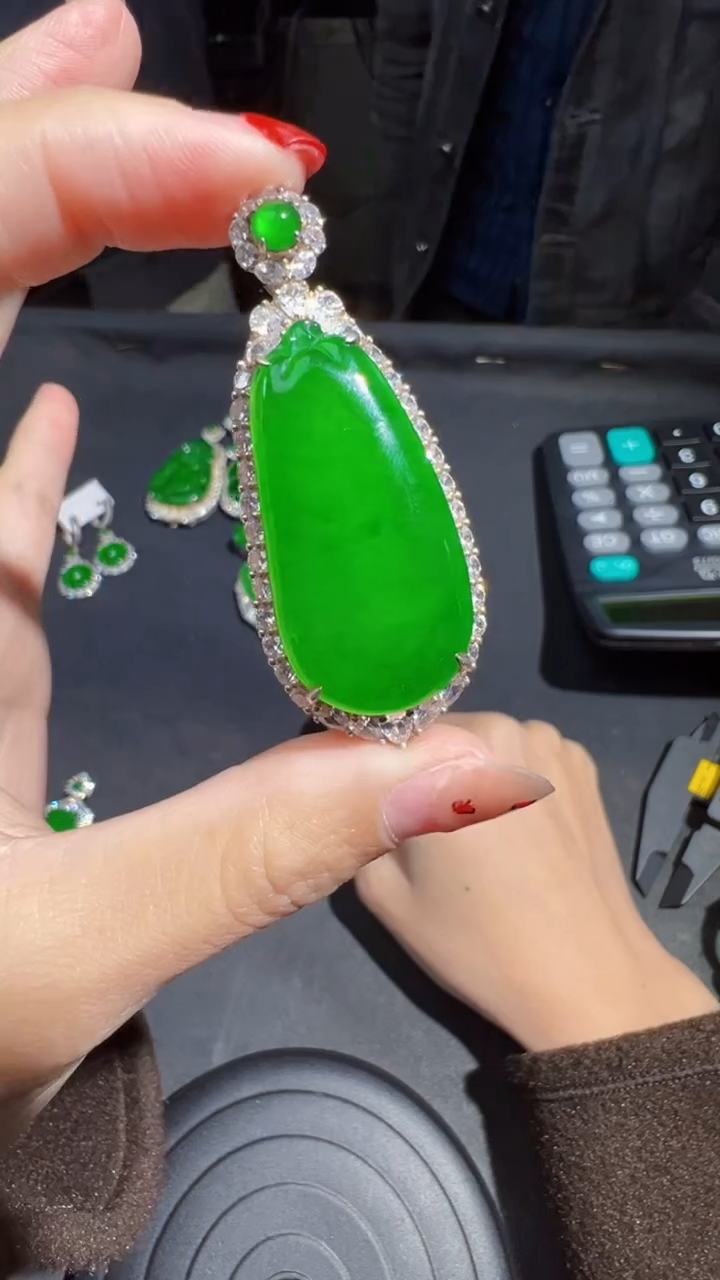 【闪购商品】定制翡翠未镶嵌福瓜1