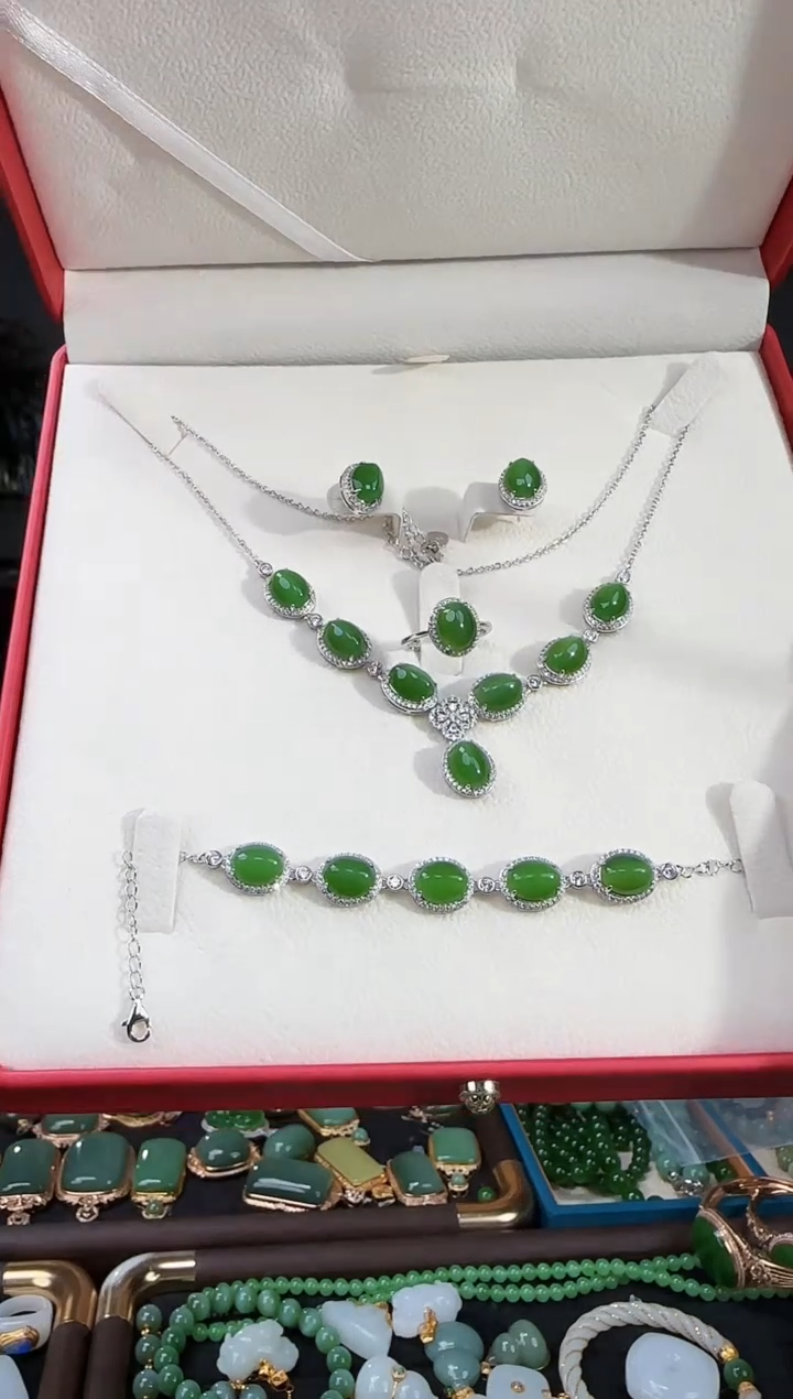 吊坠(不含链)银S925镶嵌和田玉一套 