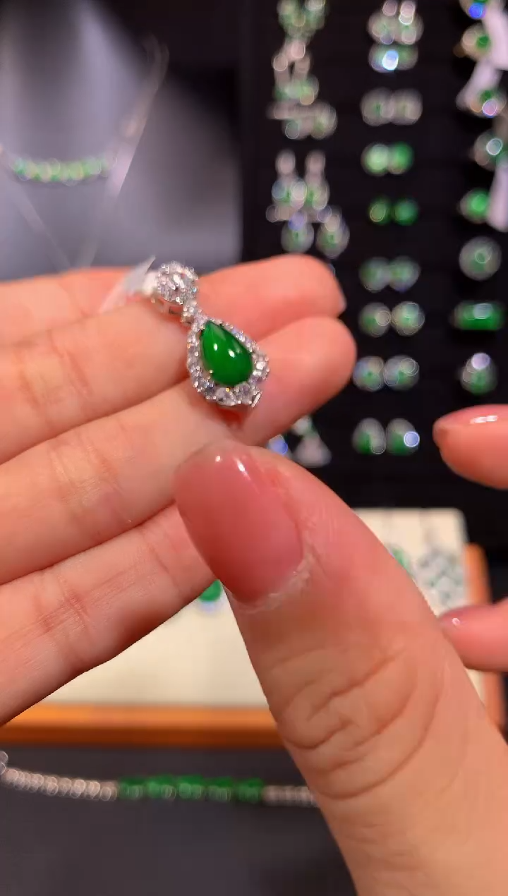 【闪购商品】翡翠银S925镶嵌颈饰多样性