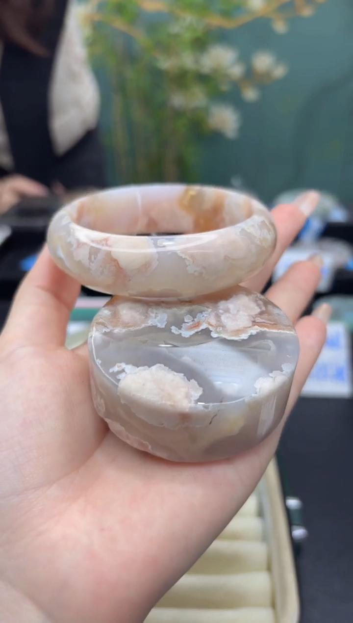 石英质玉未镶嵌手镯A1033(62圈赠送镯心)