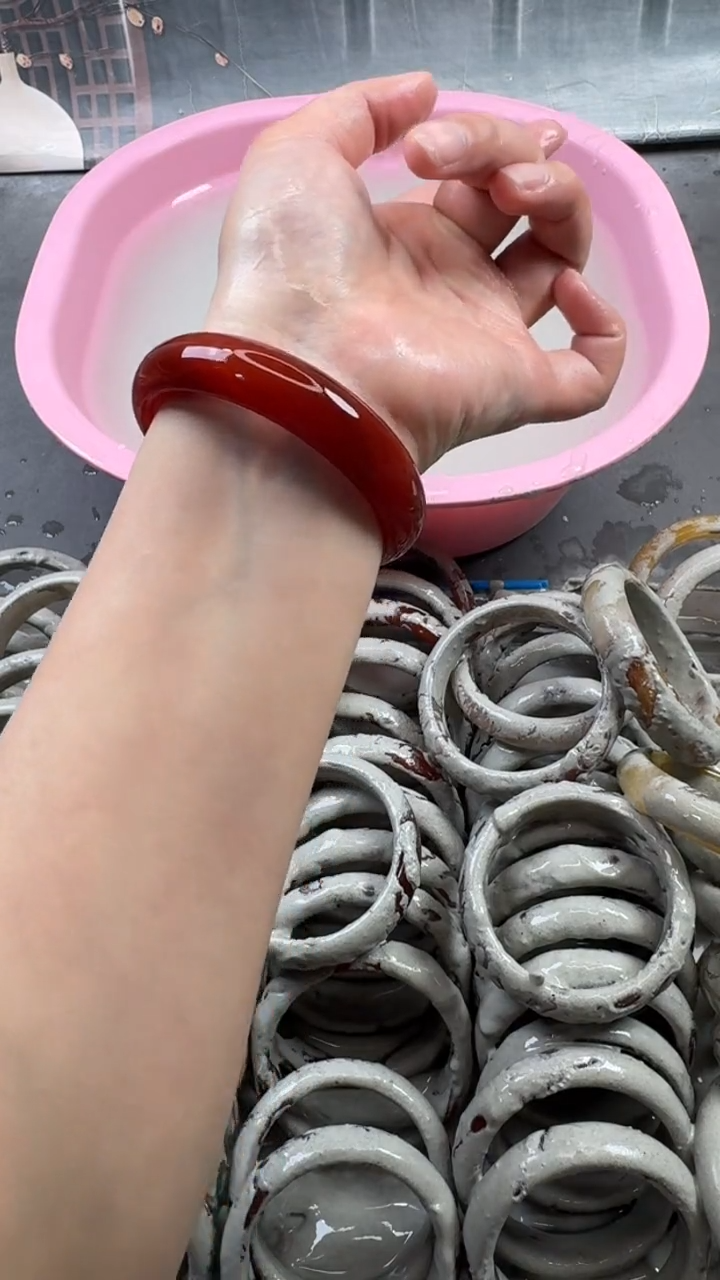 【闪购商品】石英质玉手镯未镶嵌1
