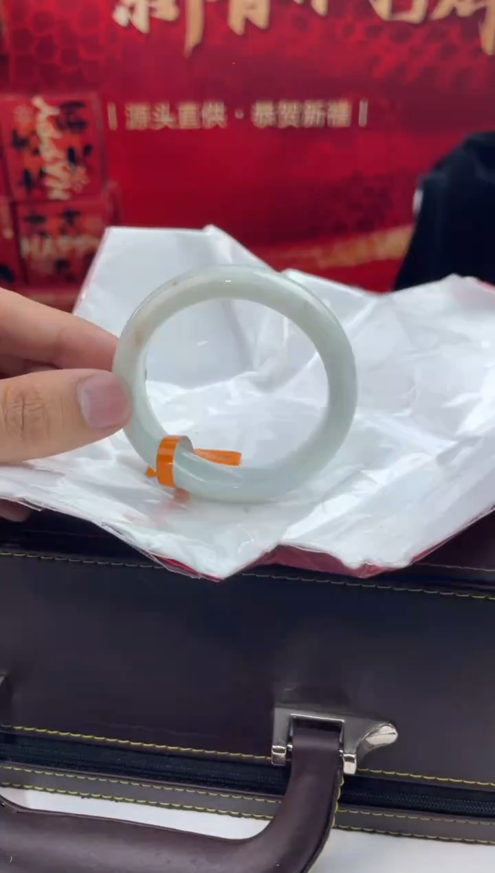 【闪购商品】翡翠手镯未镶嵌15翡翠手镯（微瑕）