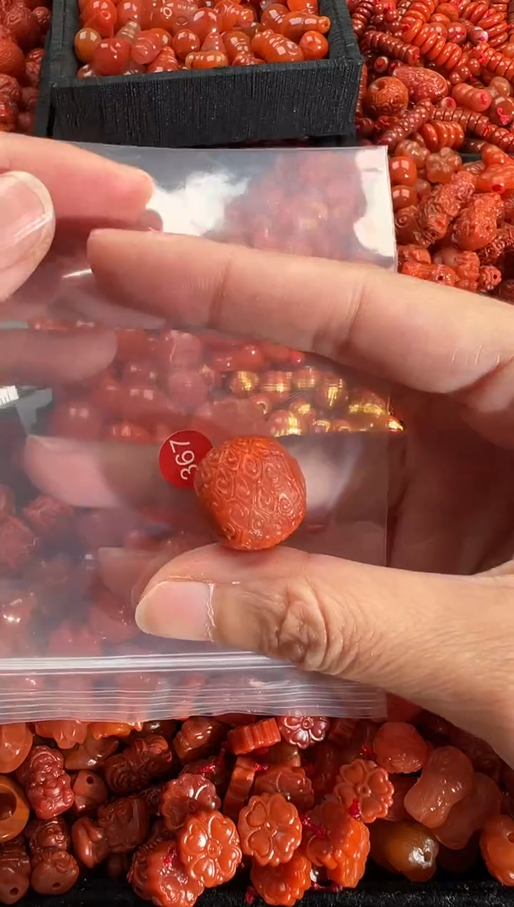【闪购商品】南红玛瑙颈饰未镶嵌1