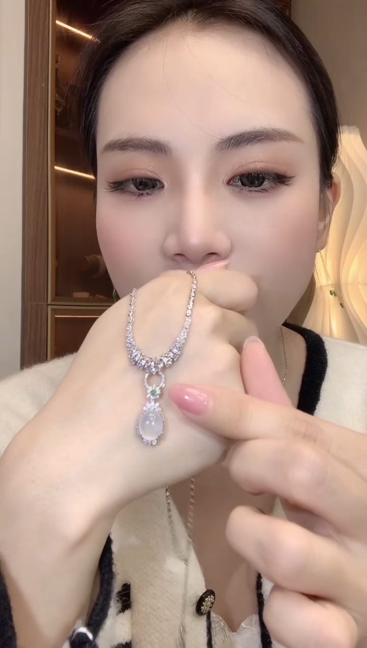 【闪购商品】翡翠吊坠(不含链)18K金镶嵌A2 多样性发货一件