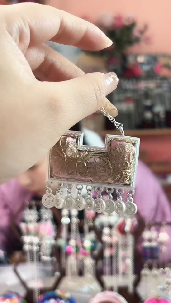 艺枝独绣手工饰品529