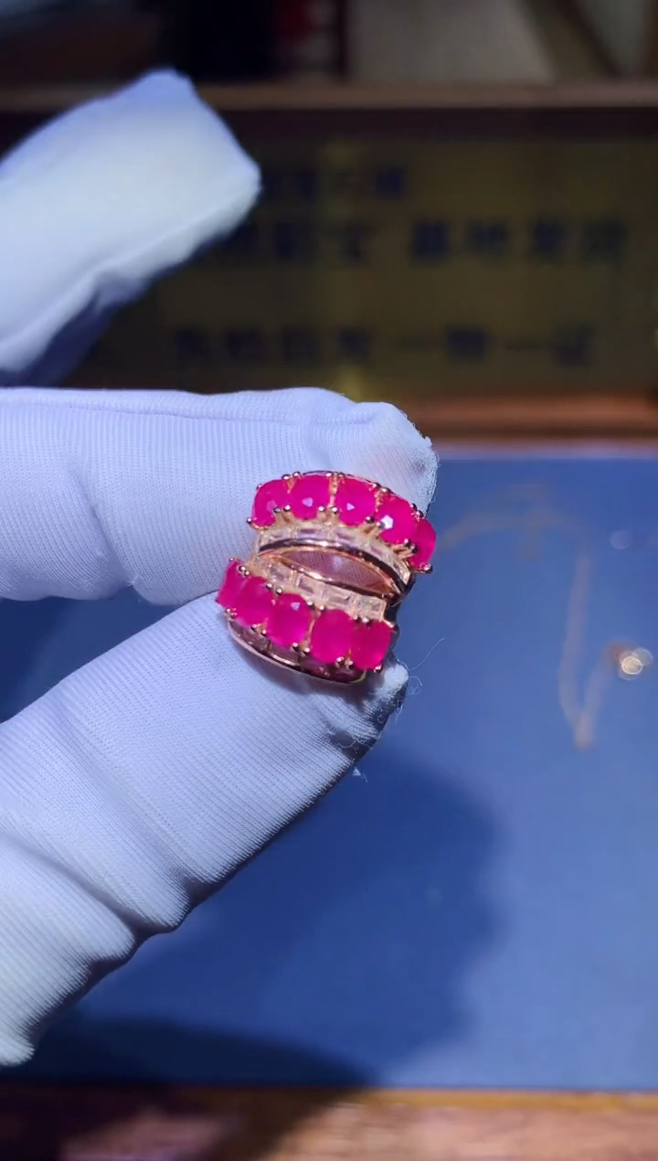 【闪购商品】红宝石耳饰银S925镶嵌........