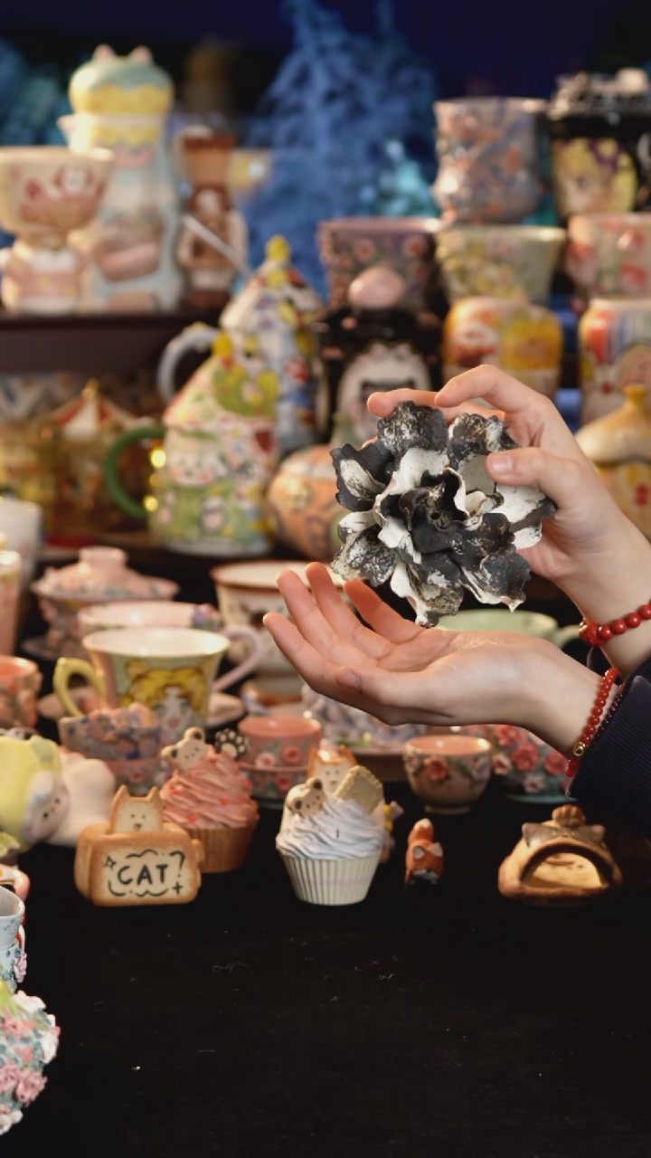 摆件陶景德镇釉下彩手绘设计师款陶瓷