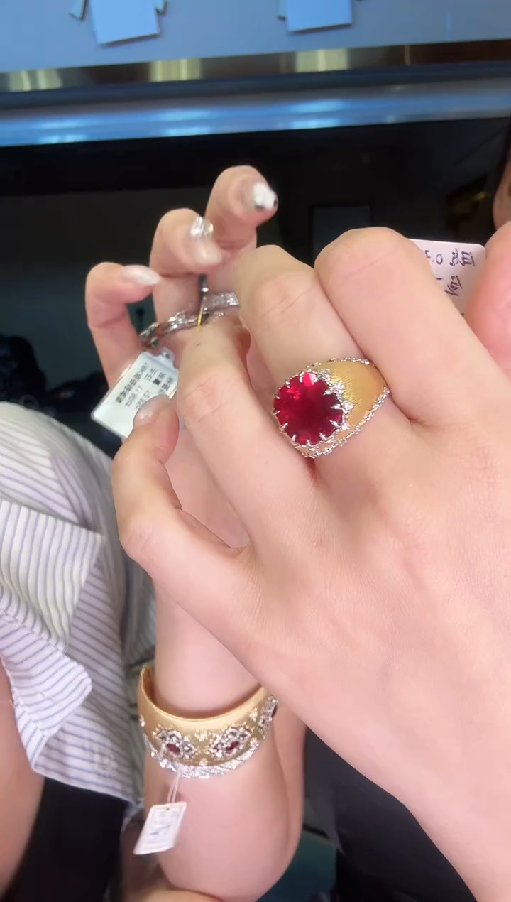 18K金镶嵌戒指碧玺5.68ct