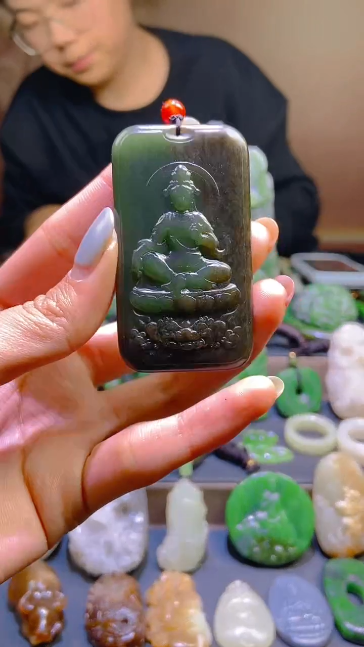 颈饰未镶嵌和田玉1