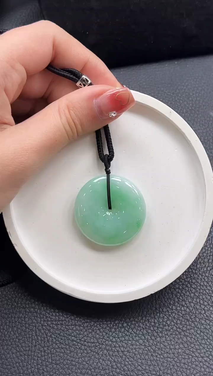 【闪购商品】翡翠颈饰未镶嵌YM1085-4平安扣