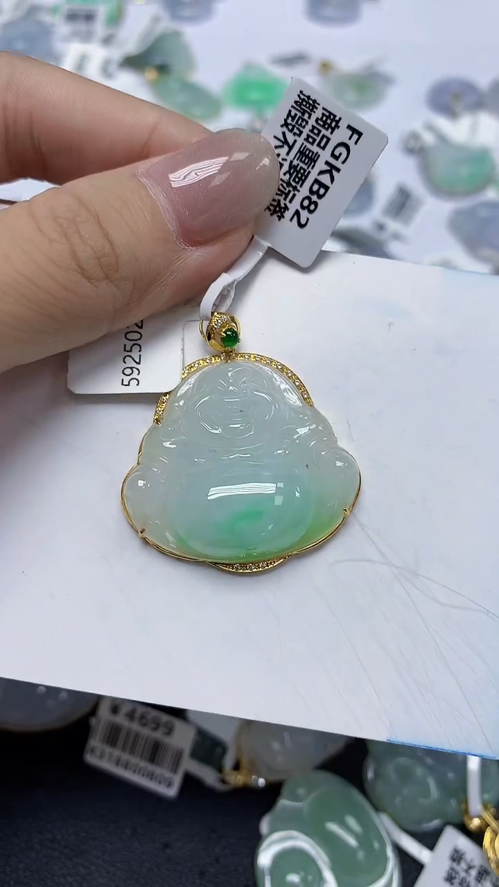 翡翠18K金镶嵌颈饰天然缅甸翡翠A货