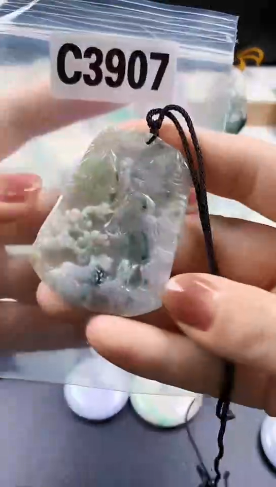 颈饰未镶嵌翡翠天然翡翠吊坠挂件